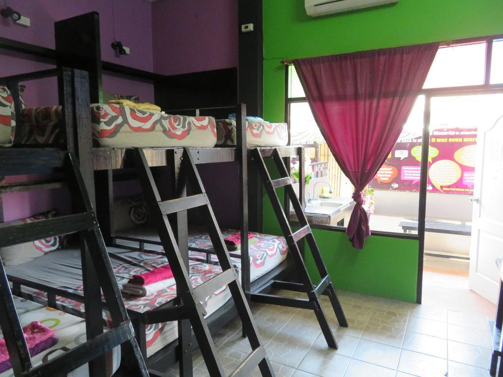Same Same Guesthouse, Bar & Restaurant (Adults Only) Haad Rin Exterior foto