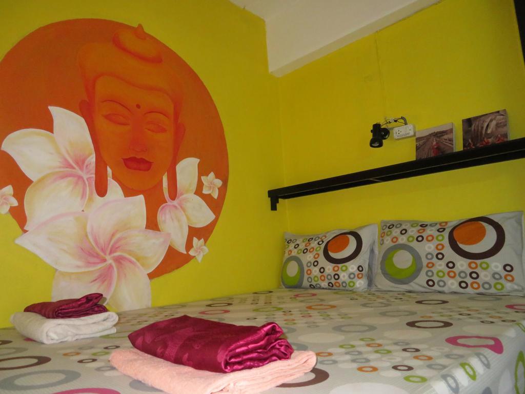 Same Same Guesthouse, Bar & Restaurant (Adults Only) Haad Rin Exterior foto