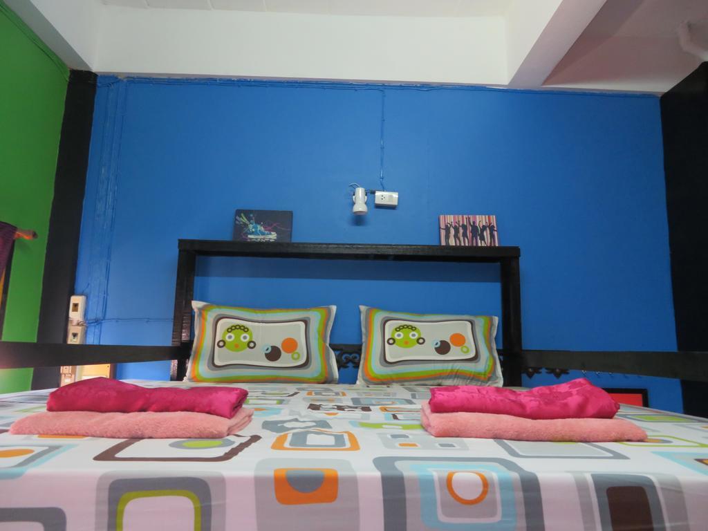 Same Same Guesthouse, Bar & Restaurant (Adults Only) Haad Rin Exterior foto