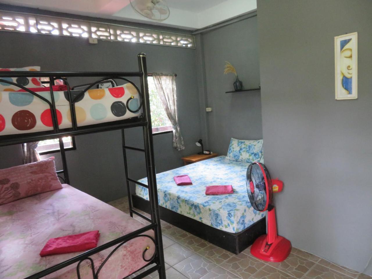 Same Same Guesthouse, Bar & Restaurant (Adults Only) Haad Rin Exterior foto