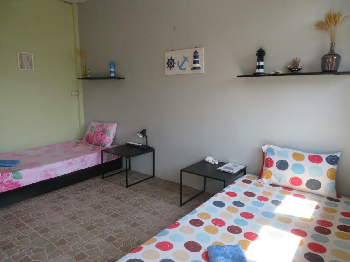 Same Same Guesthouse, Bar & Restaurant (Adults Only) Haad Rin Exterior foto