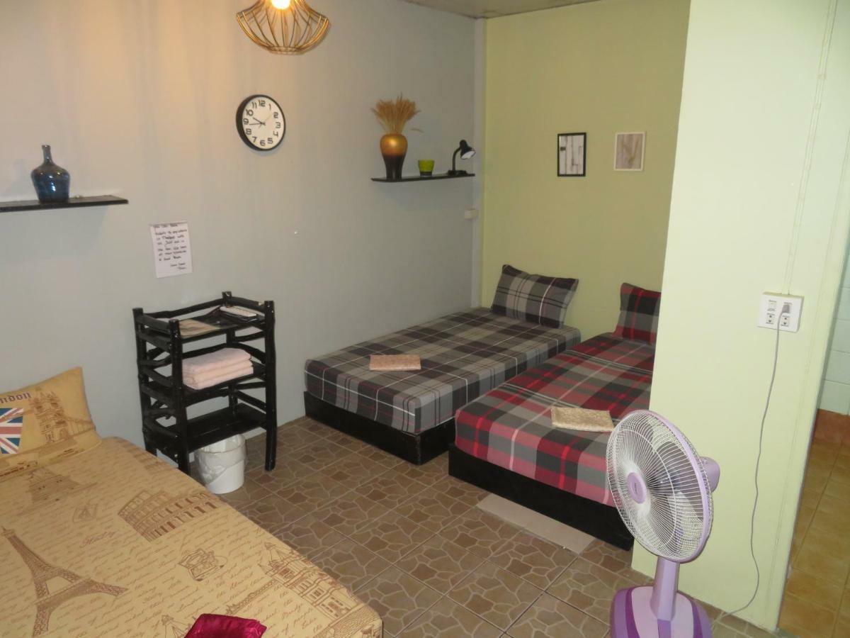 Same Same Guesthouse, Bar & Restaurant (Adults Only) Haad Rin Exterior foto