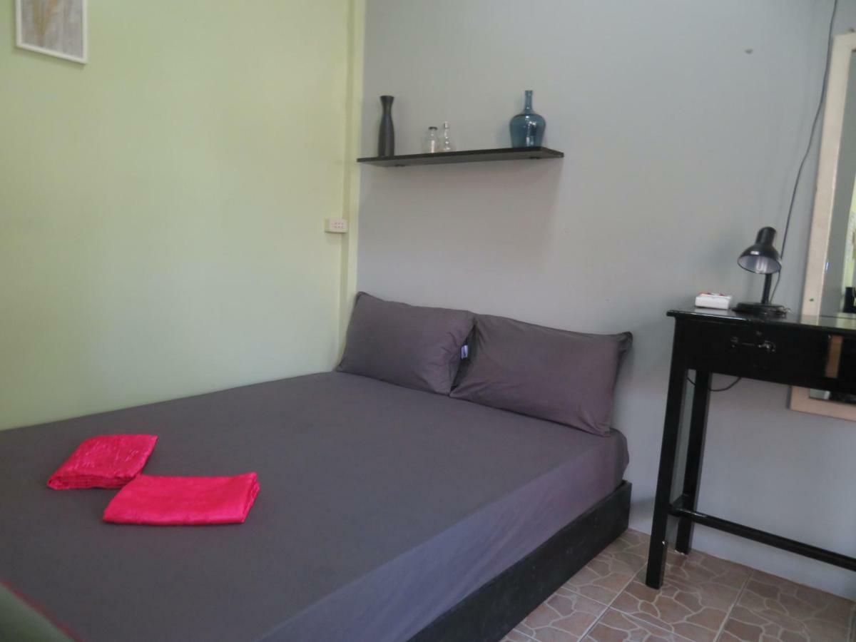 Same Same Guesthouse, Bar & Restaurant (Adults Only) Haad Rin Exterior foto